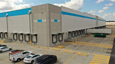 amazon rnt9 photos Puyallup Tribe, Amazon Team Up For New Fife Sorting Center - Puyallup, WA - The deal will open a new 520,000-square-foot sorting center, which is expected to add around 500 jobs to the area